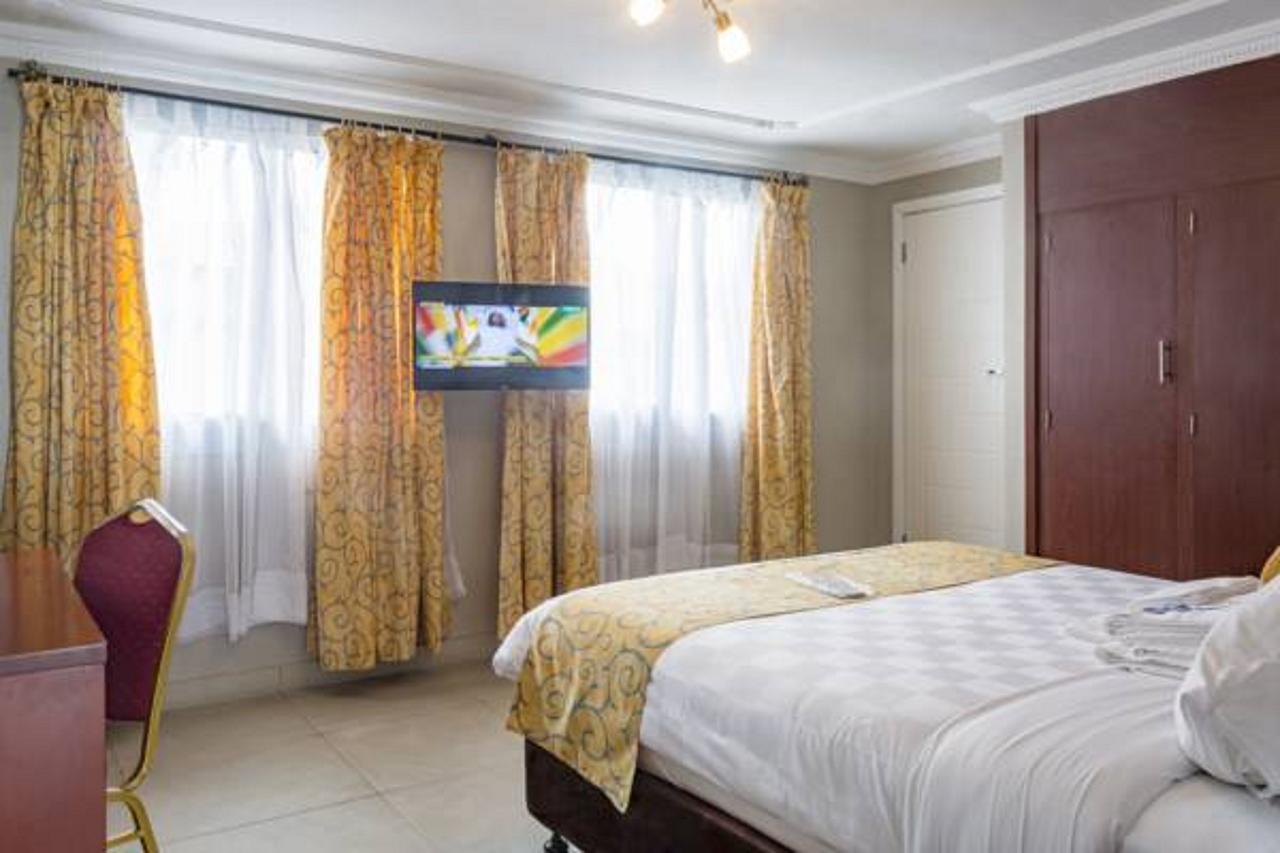 Hotel La Falaise Bonanjo Douala Exteriör bild