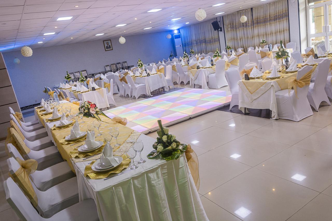 Hotel La Falaise Bonanjo Douala Exteriör bild