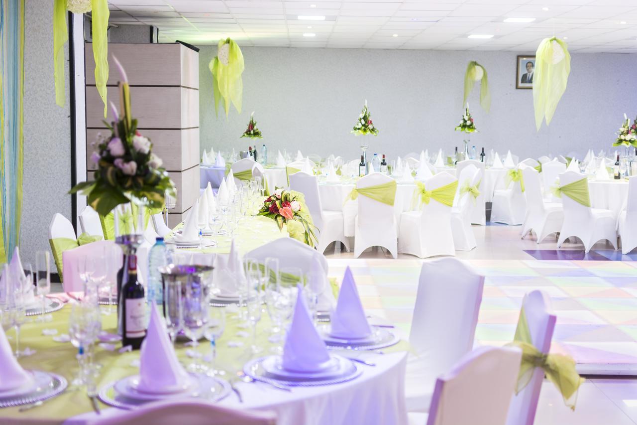 Hotel La Falaise Bonanjo Douala Exteriör bild