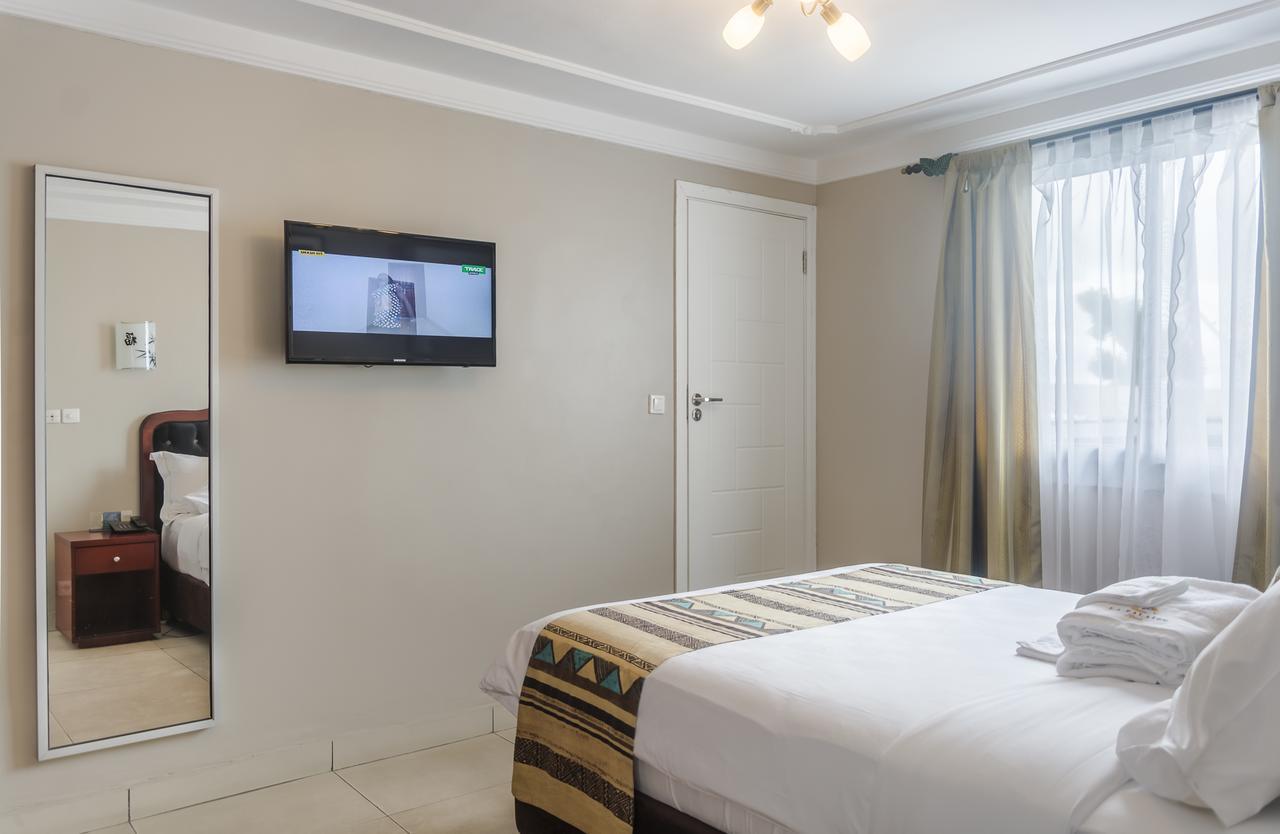 Hotel La Falaise Bonanjo Douala Exteriör bild