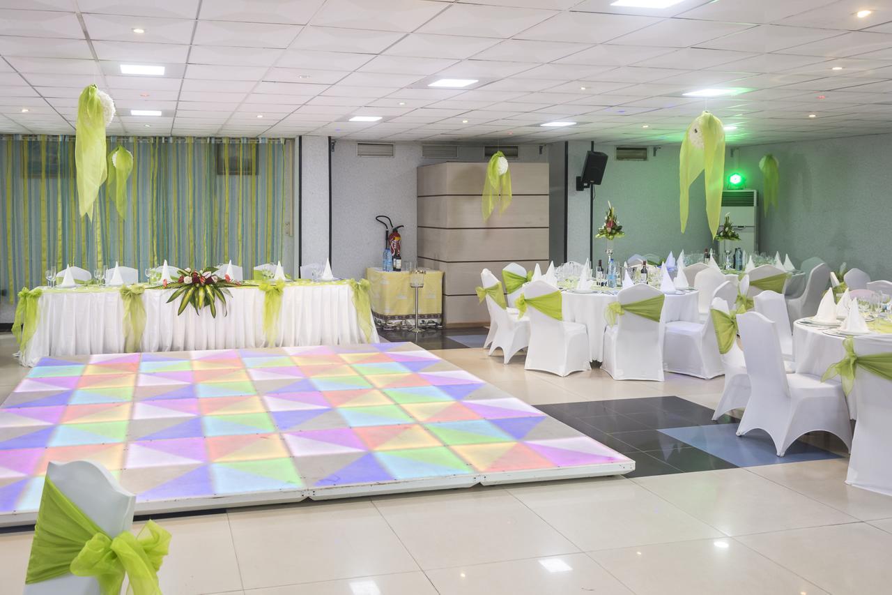 Hotel La Falaise Bonanjo Douala Exteriör bild