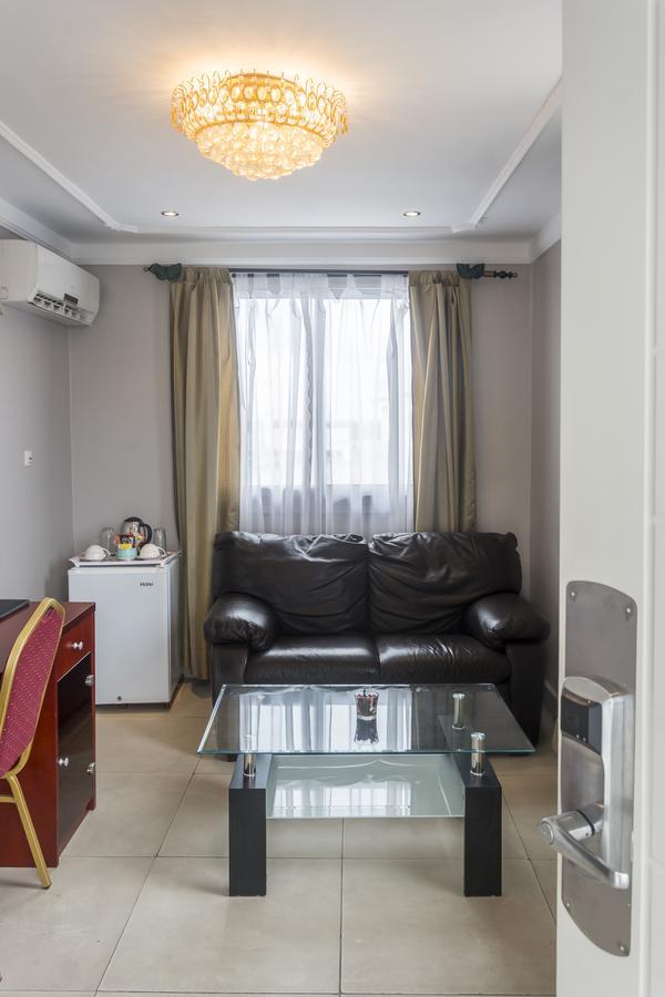 Hotel La Falaise Bonanjo Douala Exteriör bild