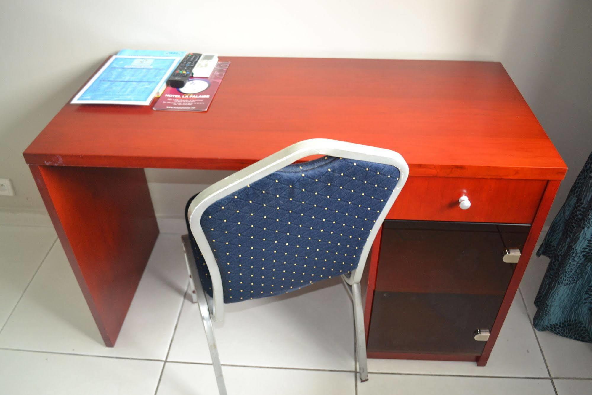 Hotel La Falaise Bonanjo Douala Exteriör bild