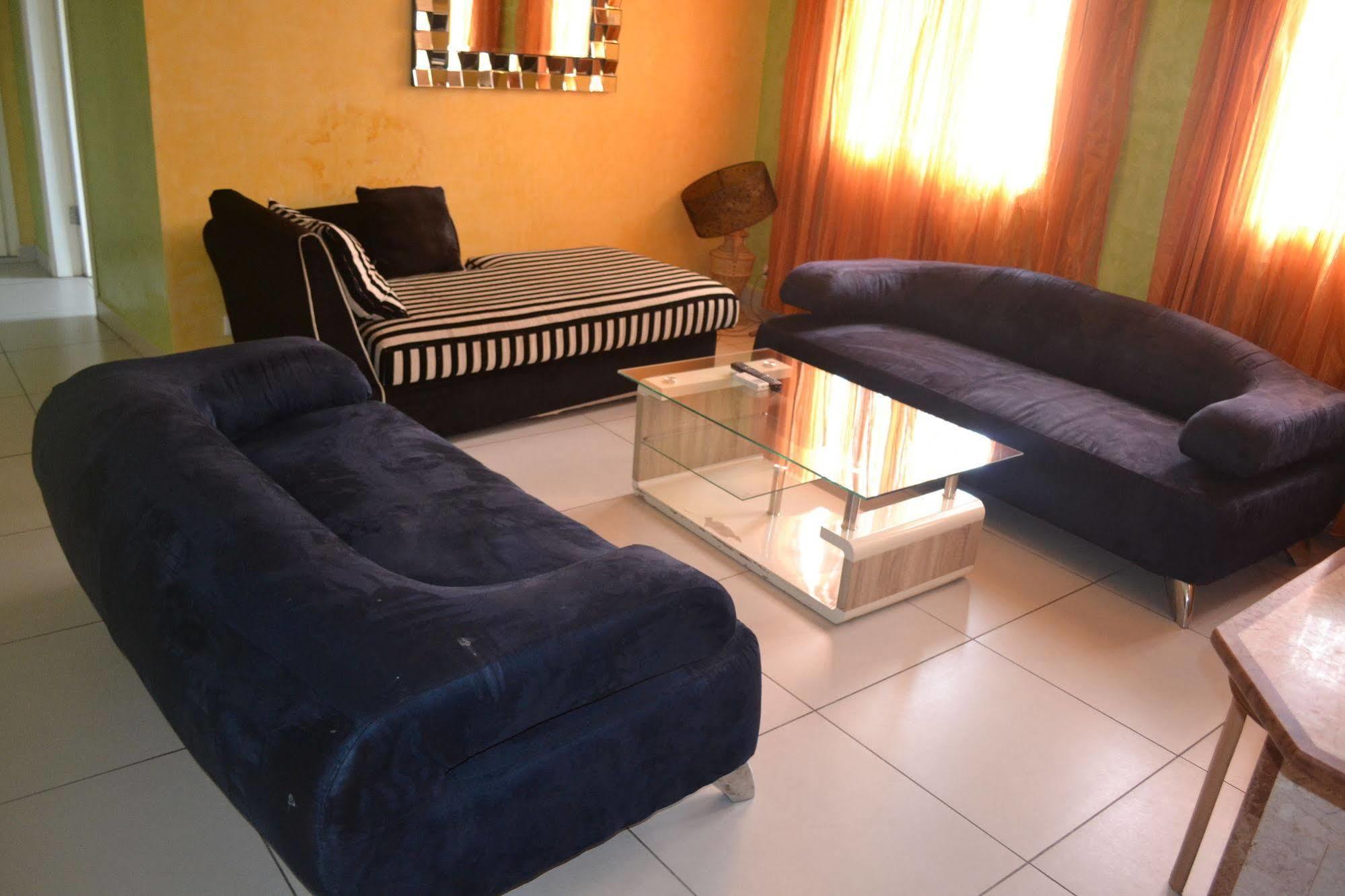 Hotel La Falaise Bonanjo Douala Exteriör bild