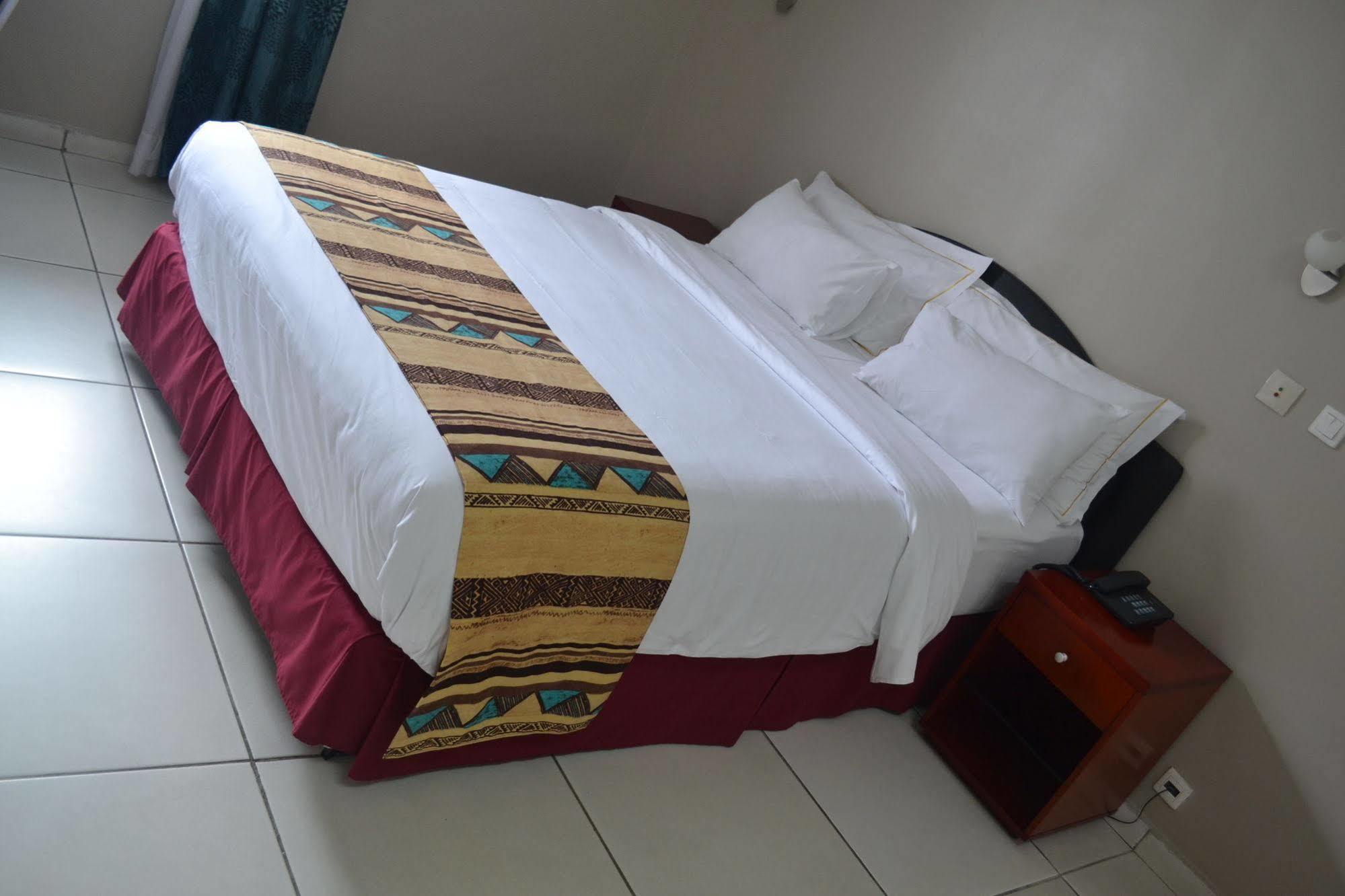 Hotel La Falaise Bonanjo Douala Exteriör bild