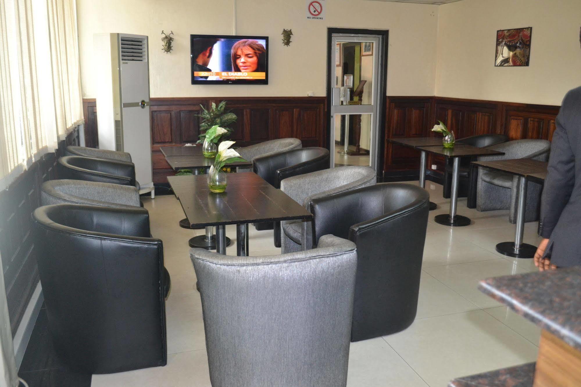 Hotel La Falaise Bonanjo Douala Exteriör bild